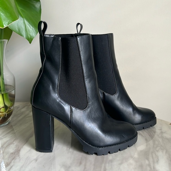 Express Chunky Heel Boot Size 8 - Picture 1 of 11